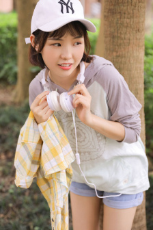 婉莹满足了十几个农民工